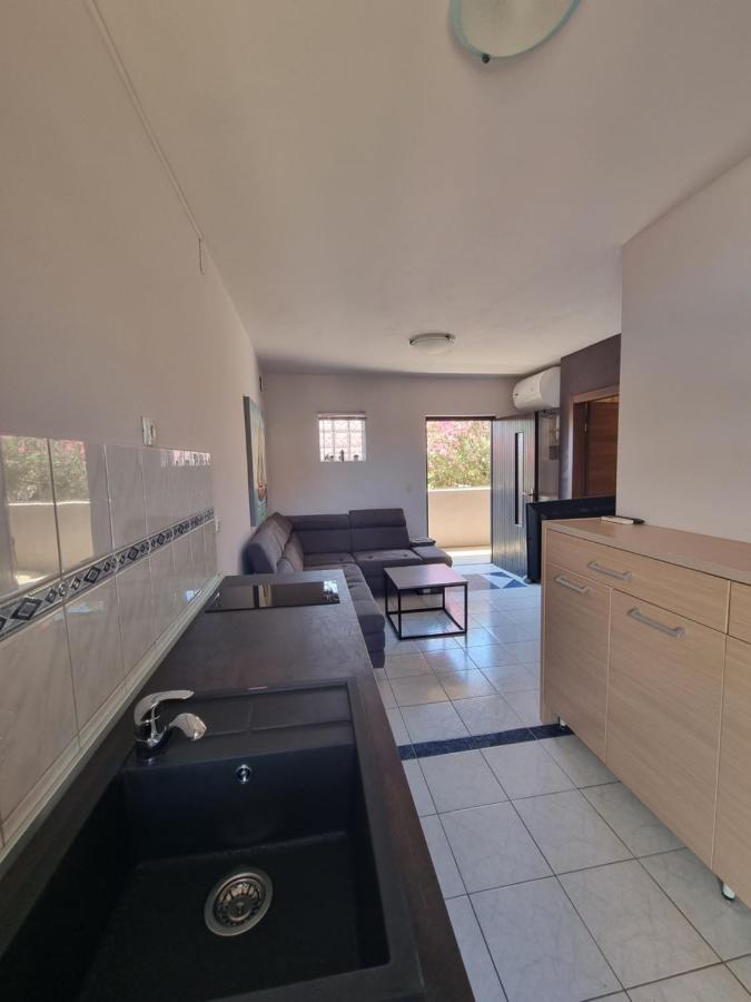 Apartments Miranda Kaprije Kültér fotó