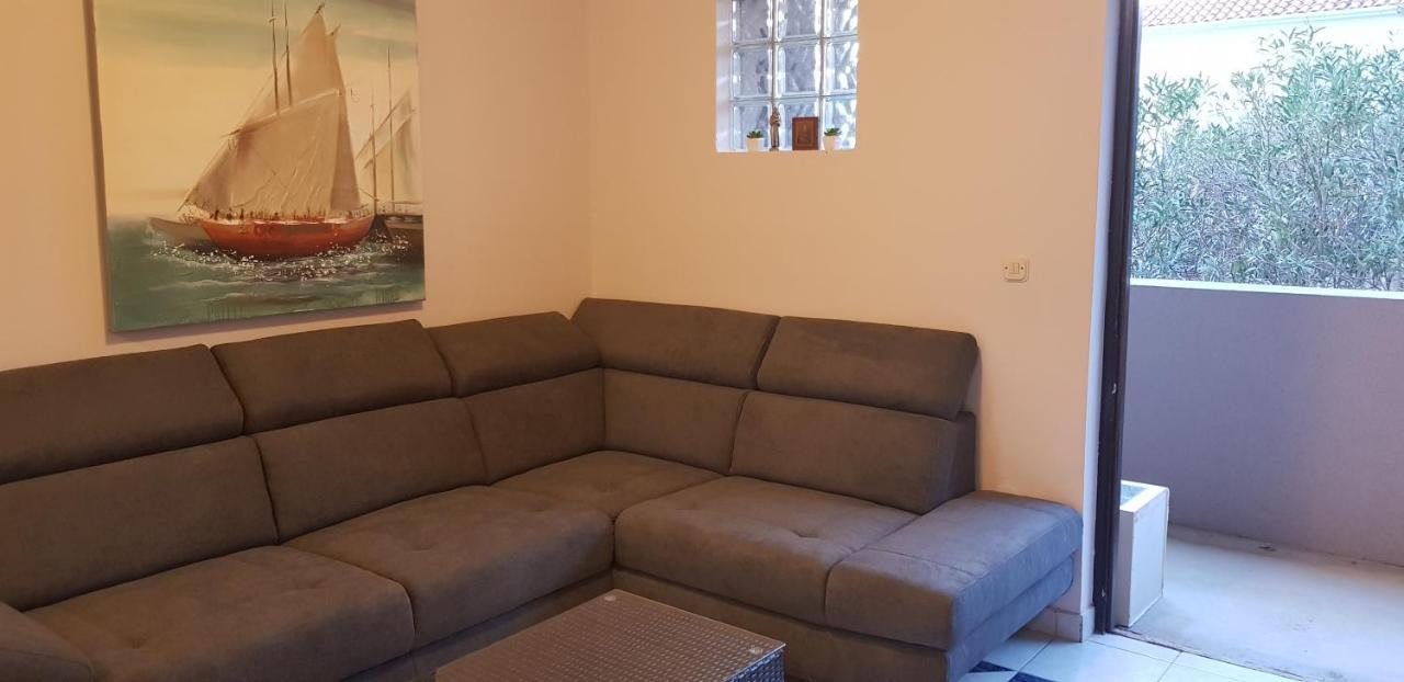 Apartments Miranda Kaprije Kültér fotó